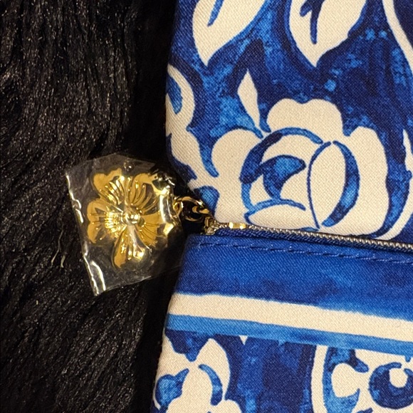 NEW Set Of 3 Estée Lauder Makeup Toiletry Pouches - Picture 2 of 2